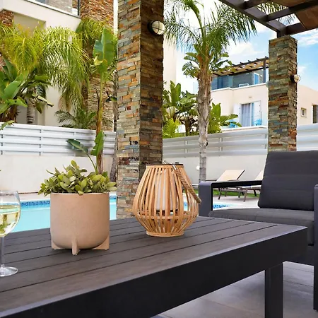 Anastasia - Fig Tree Bay Area