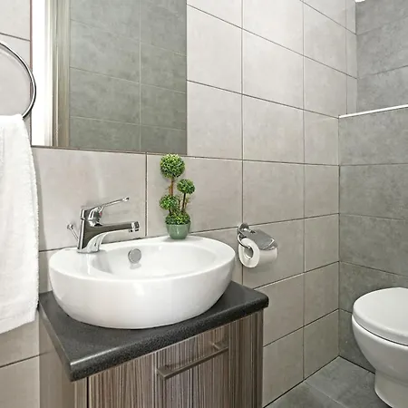 Anastasia - Fig Tree Bay Area