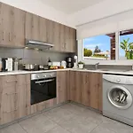 Anastasia - Fig Tree Bay Area