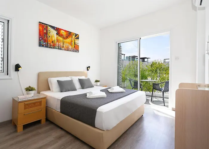 Anastasia - Fig Tree Bay Area *