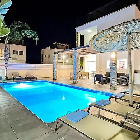 Anastasia - Fig Tree Bay Area Vilă