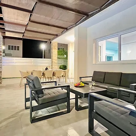 Anastasia - Fig Tree Bay Area