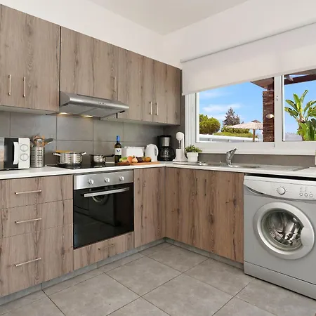 Anastasia - Fig Tree Bay Area