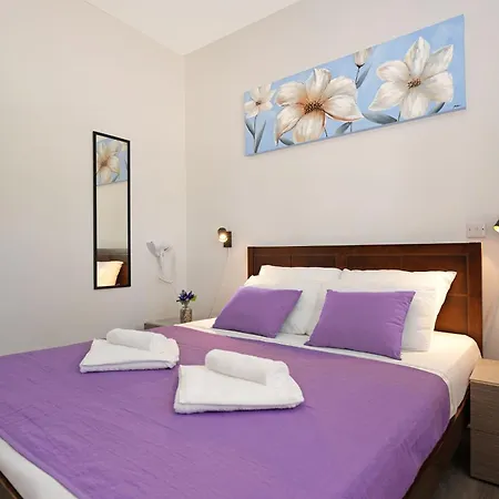 Anastasia - Fig Tree Bay Area