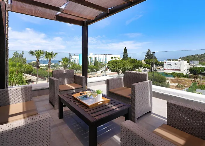 Anastasia - Fig Tree Bay Area Villa