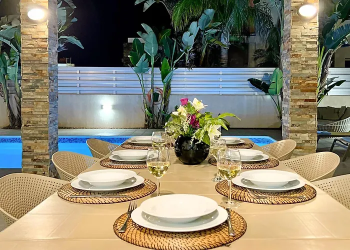 Anastasia - Fig Tree Bay Area Villa *