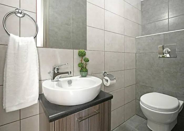 Anastasia - Fig Tree Bay Area